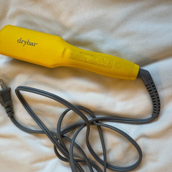 Drybar The Brush Crush Heated Straightening Brush – Yellow Professional Hair Too - Picture 2 of 3